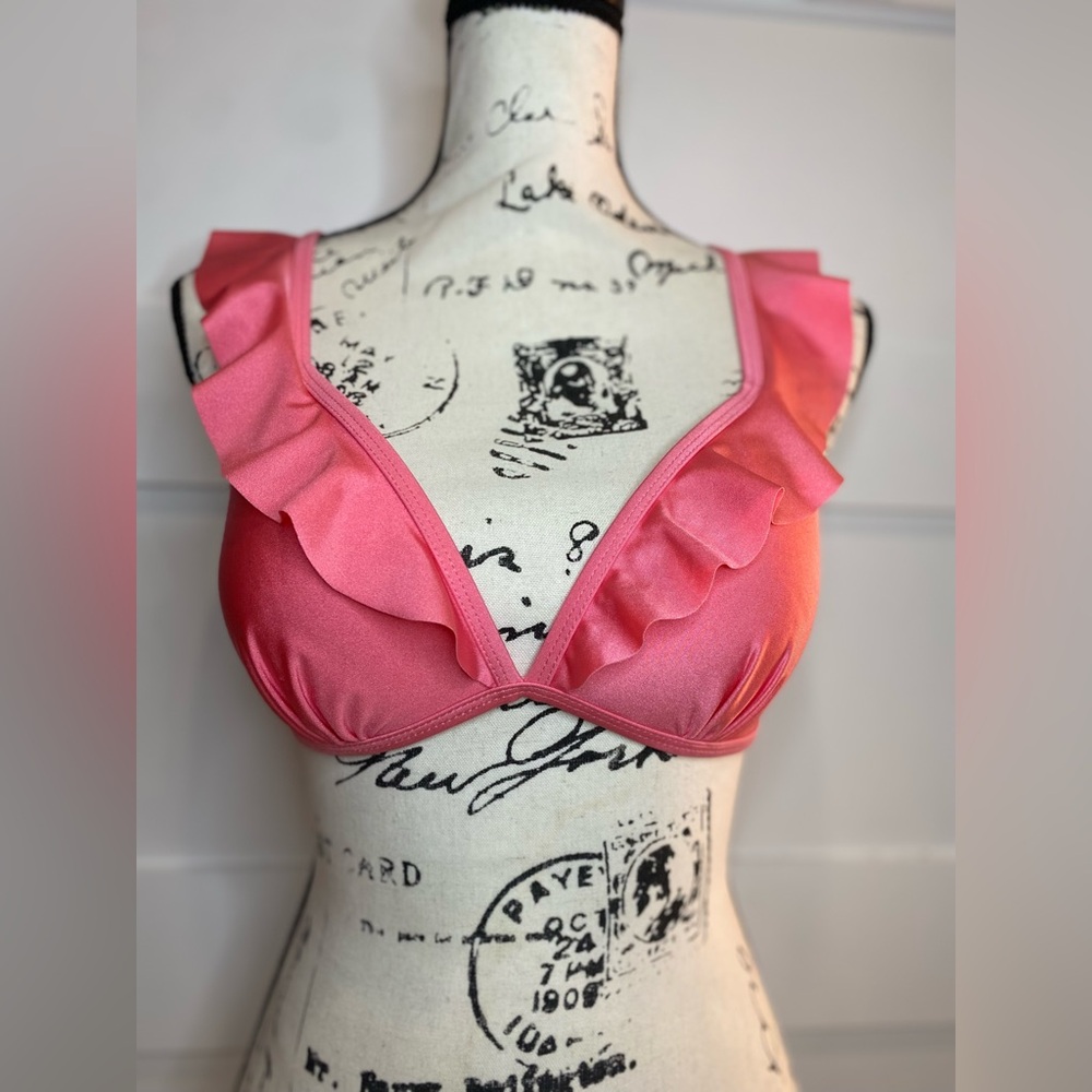 No Boundaries Coral Ruffle Swim Top Bralette Bikini Adjustable Multiple Sizes